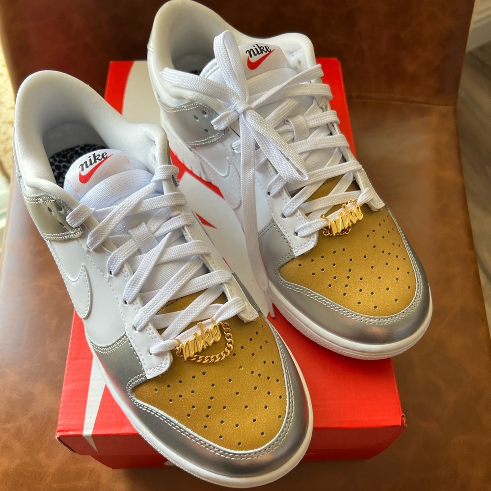 W Nike Dunk Loe SE